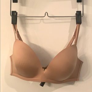 Victoria Secrets NO wire bra in nude